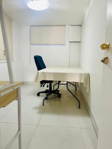 Ball Place Residence-Enjoy the entire downstairs