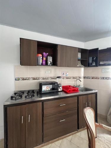 Studio Apartment image 6