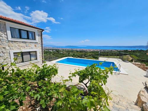 Villa Bepina, surrounded by sea, olive, vineyard, Kastel Novi