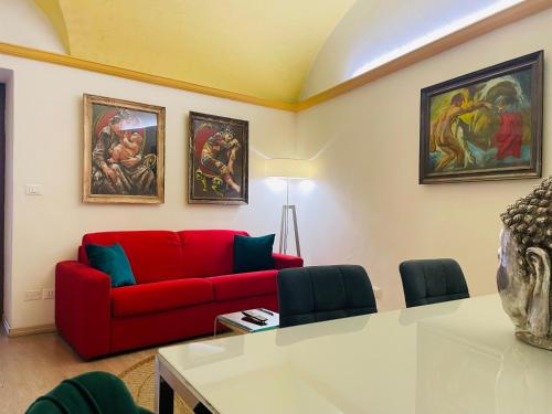 Colosseum Apartments - main image