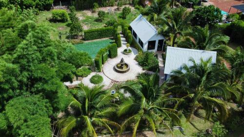 พายิ้มฟาร์ม in Chat Trakan