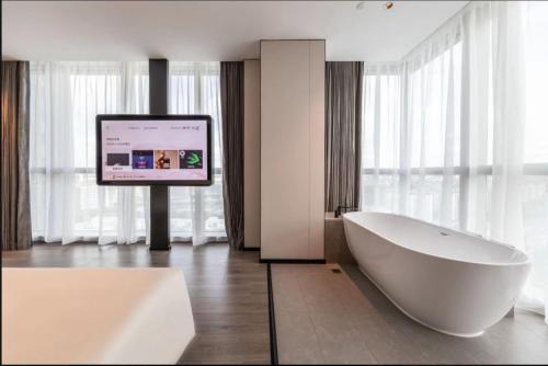 Jimu Double Room with Bathtub  image 2