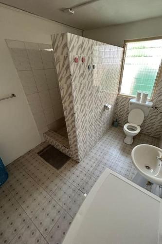 Big, Beautiful & secure house - Oxford st Barnor, Аккра (фото 2)