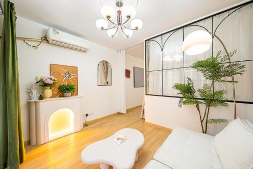 上海小胖纸民宿-南京西路3店-桃之夭夭