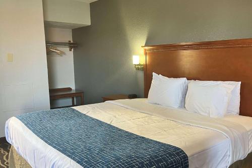 Travelodge by Wyndham Terre Haute in Terre Haute, USA