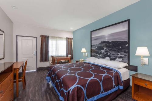 Super 8 by Wyndham El Cajon/San Diego in El Cajon (CA)