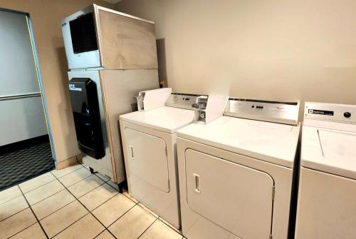 Days Inn & Suites by Wyndham Thibodaux - image 10