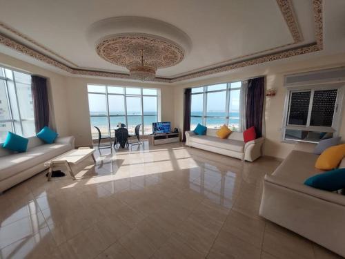 Bel appartement front mer Tanger 1