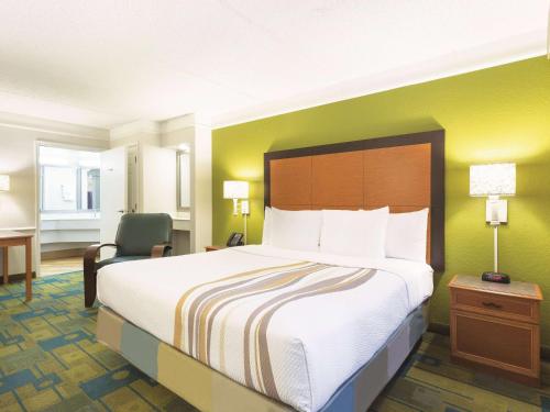 La Quinta Inn by Wyndham San Diego Chula Vista - image 9