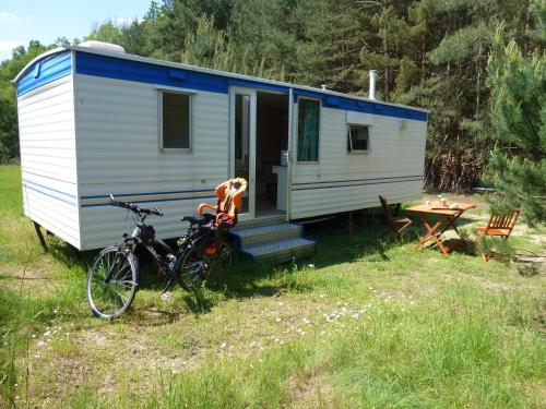 2 bedrooms, 5 beds