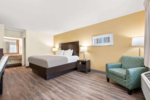Quality Inn Pelham I-65 exit 246 - image 7