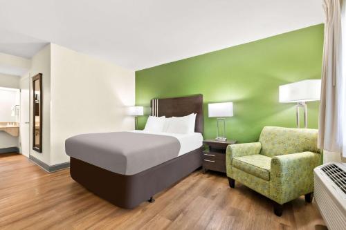 Quality Inn Pelham I-65 exit 246 - image 9