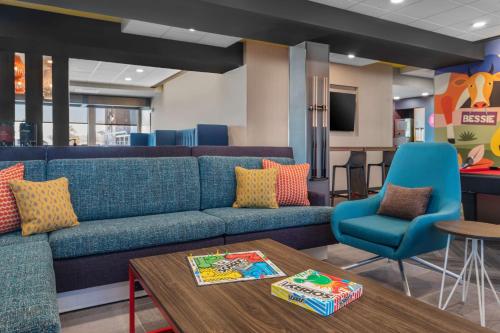 Tru by Hilton Janesville - image 8