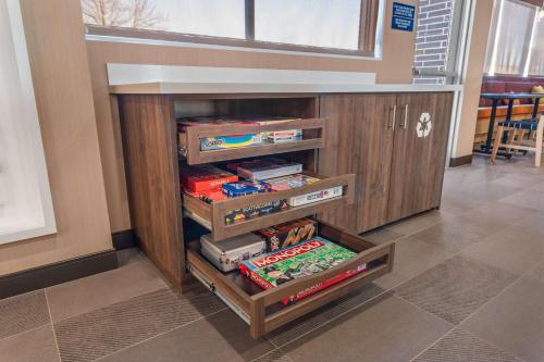 Tru by Hilton Janesville - image 12