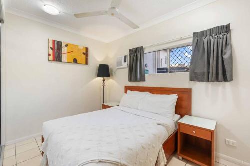 Perfect Grafton Street Base near Cairns Base