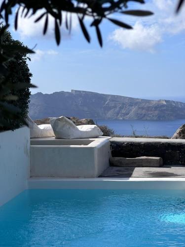 Exterior view of 270 Oias View