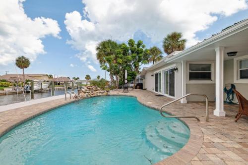 Coastal Charm- Seaside Hideaway home in South Daytona, Vereinigte Staaten von Amerika