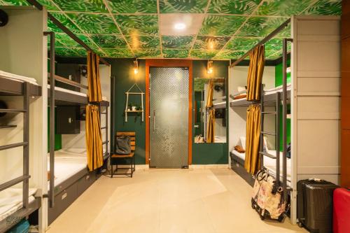 Forrest Hostels in Bandra Kurla Complex