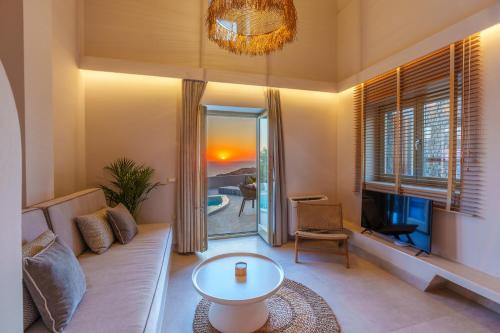 Halo Santorini - Living Experience in Exo Gialos Thiras