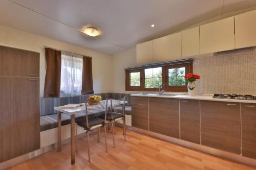 Deluxe Bungalow image 5
