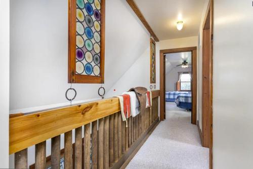 King Bed Farmhouse Valley Views – Winchester, VA