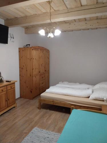 Délibáb Apartman (Delibab Apartman) in โปรอสซโล่