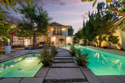 Prestige Studio City Estate in Los Angeles, USA