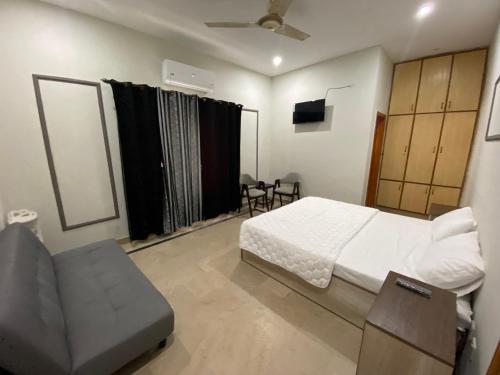 11 residency - image 10