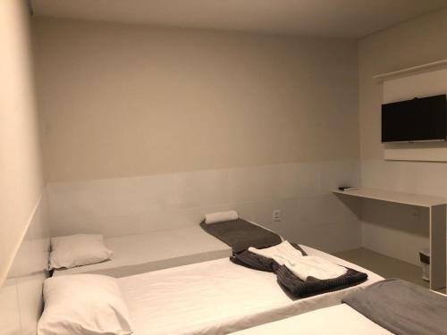 1 double bed, 1 twin bed