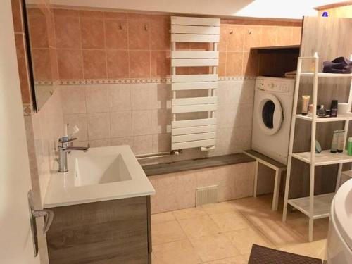 Charmant Appartement Proche des Buttes-Chaumont, Paris (photo 7)