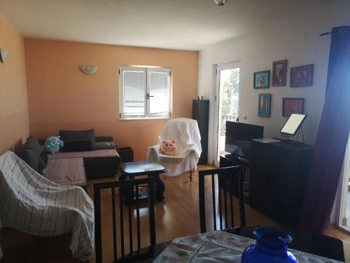Comfortable apartment in Makarska 80 m2 sea view and terrace - image 3