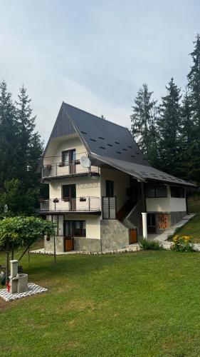 Ma Ritz in Donje Karaklije