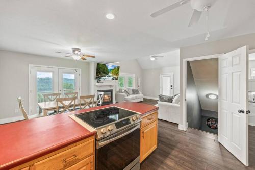 Breathtaking Lake Views 6 mi from Sunset Marina! in 利文斯頓 (TN)