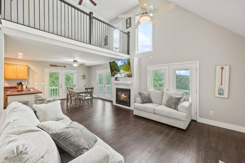 Breathtaking Lake Views 6 mi from Sunset Marina! in 利文斯頓 (TN)