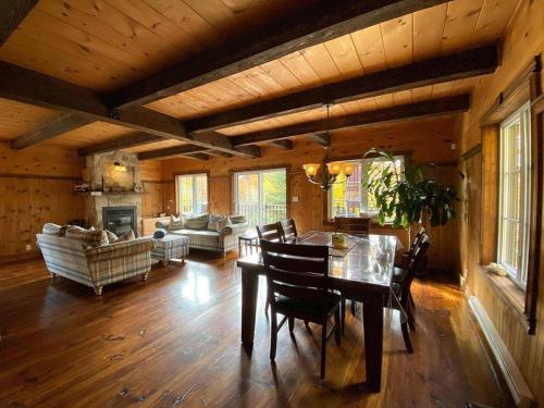 Lake Access, Hot Tub, Swim Platform etc Kedros in Entrelacs (QC)