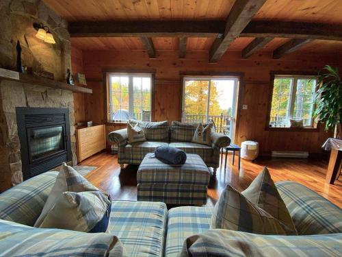 Lake Access, Hot Tub, Swim Platform etc Kedros in Entrelacs (QC)