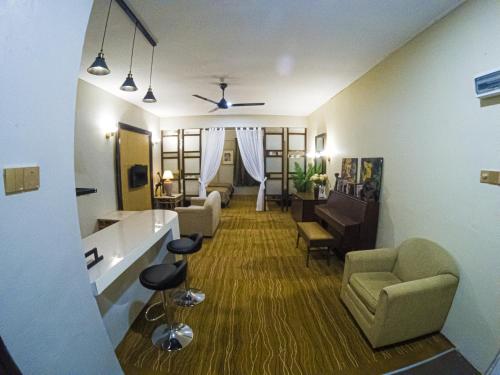 Najmi Inn Hotel in Merang