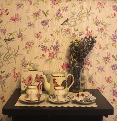 The London Tearoom - Tap to explore photos