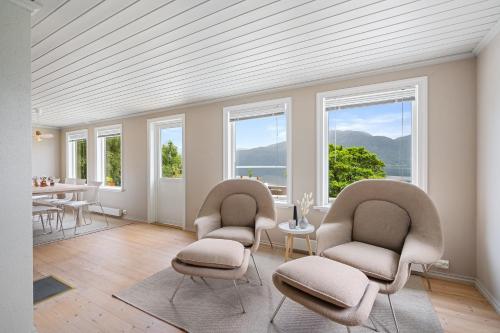 Beautiful Beach line Cabin with sauna near Pulpit Rock in Forsand