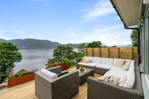 Beautiful Beach line Cabin with sauna near Pulpit Rock in Forsand
