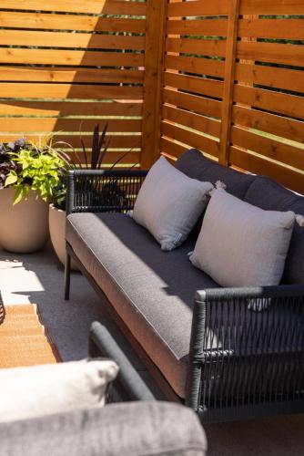 Modern Guest House Near Downtown! - image 12