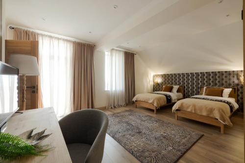2 twin beds