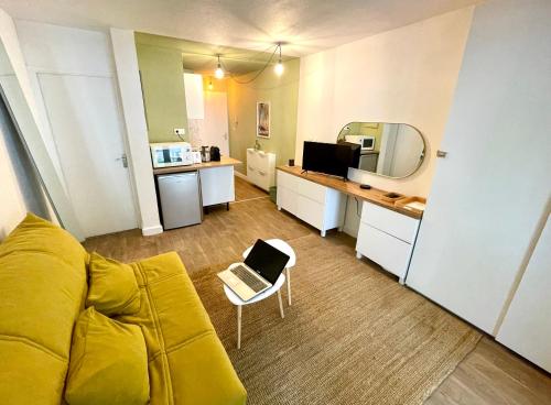 sala de TV, Studio Coconing Aix-en-Provence in Suburbs