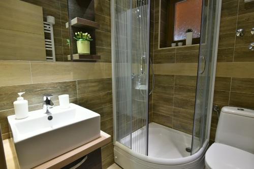 Villa Natural Wood