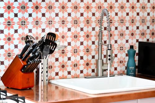 Dos Hermanas Casita 2 Downtown 1BR 1BA in Santa Fe, USA