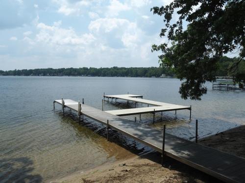Lorlee - A Large And Luxurious Lakefront Cottage!, Woodland Beach (photo 2)