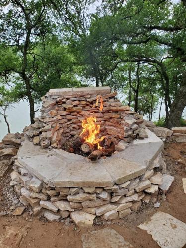 Lakefront, Private Dock, Spectacular Views in Bridgeport, USA