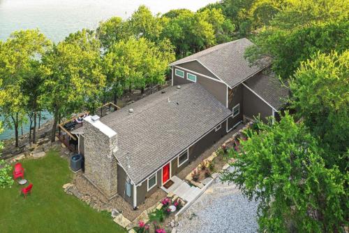 Lakefront, Private Dock, Spectacular Views in Bridgeport, USA