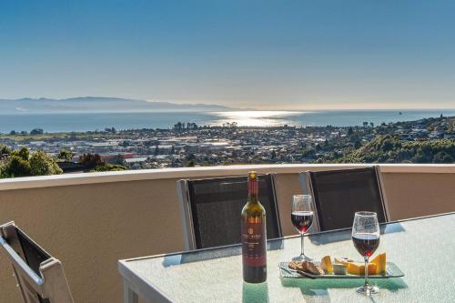 Sunny Bayview Retreat in Enner Glynn