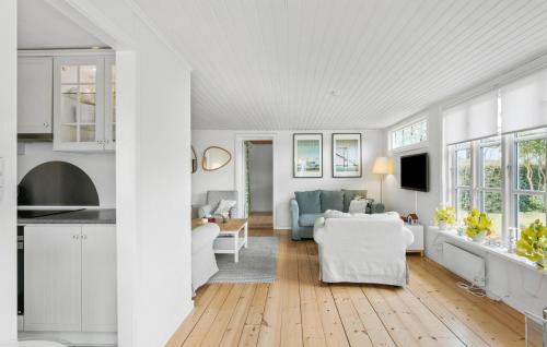 4 Bedroom Cozy Home In Nyborg in Ниборг